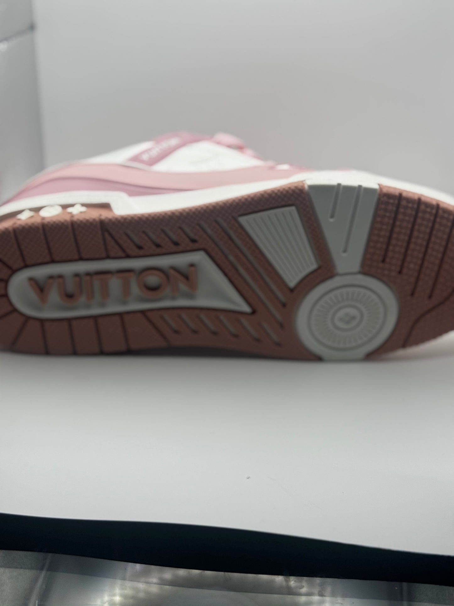 Louis Vuitton LV Trainer en color PINK US 10