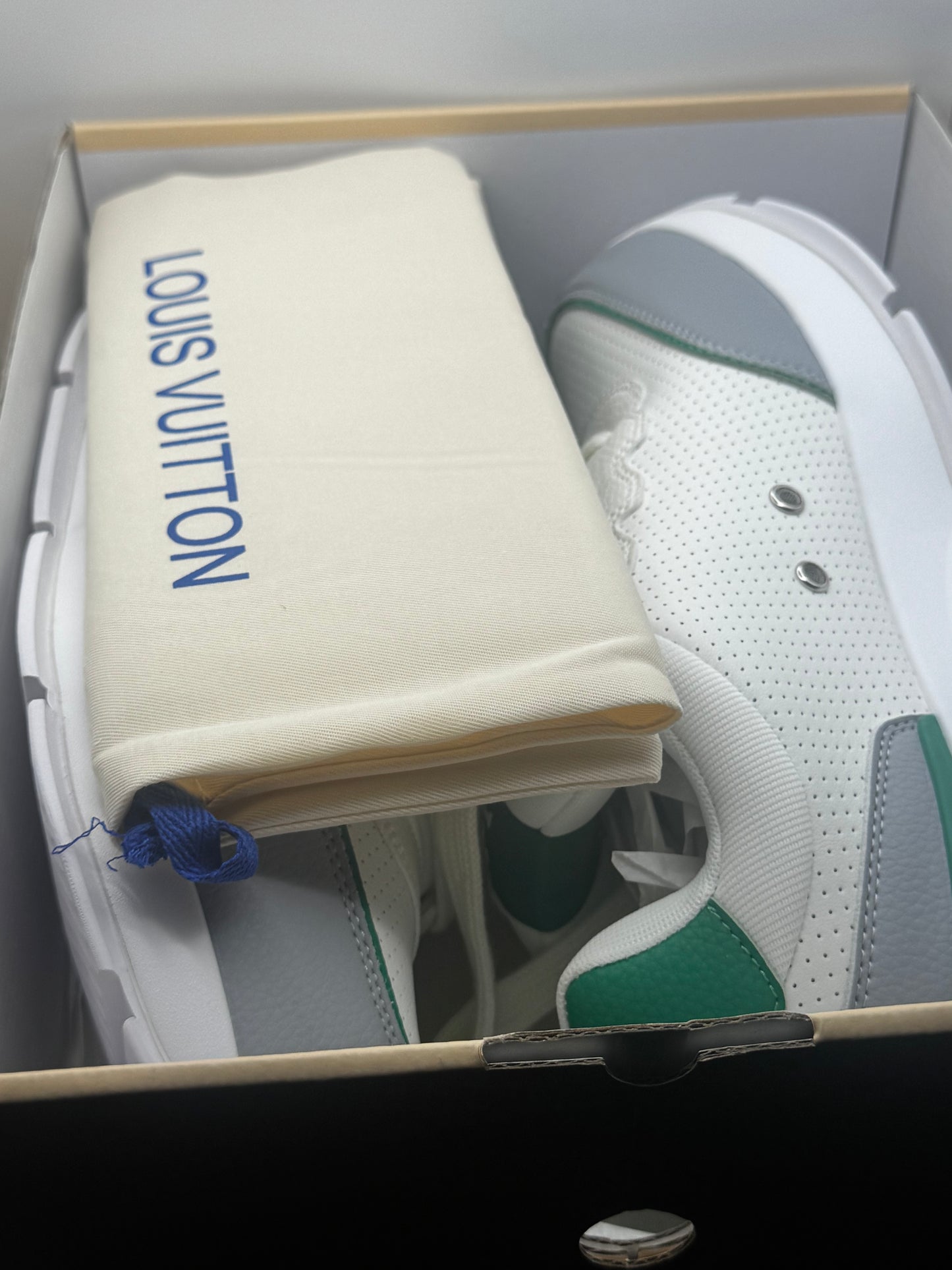 LV Classic Sneaker US 9.5