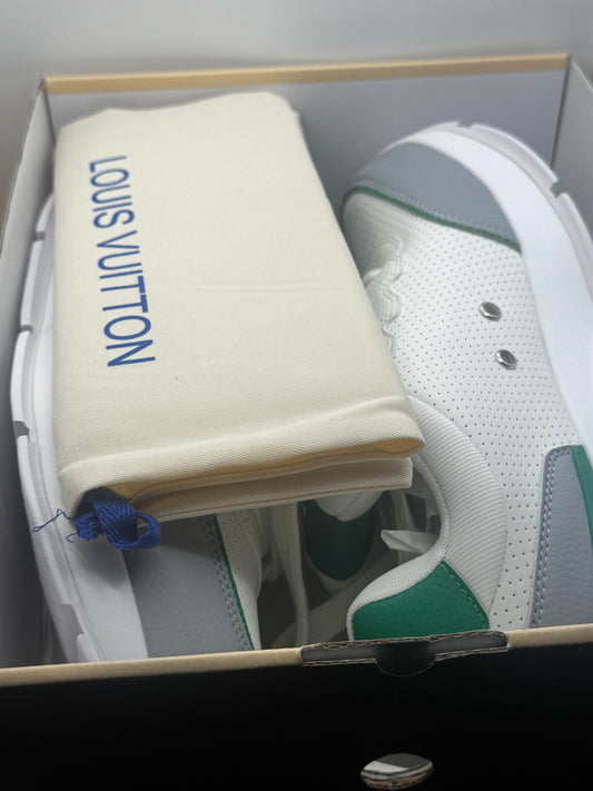 LV Classic Sneaker US 9.5