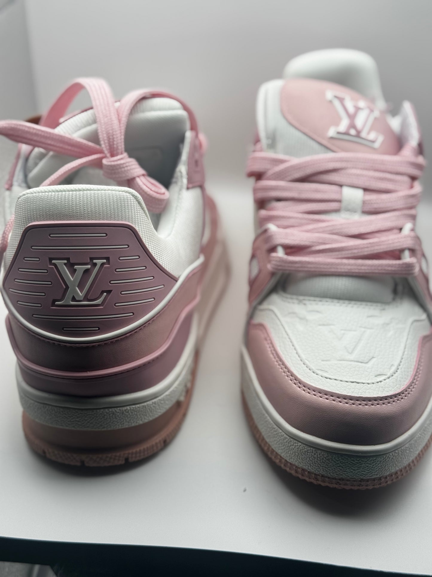 Louis Vuitton LV Trainer en color PINK US 10