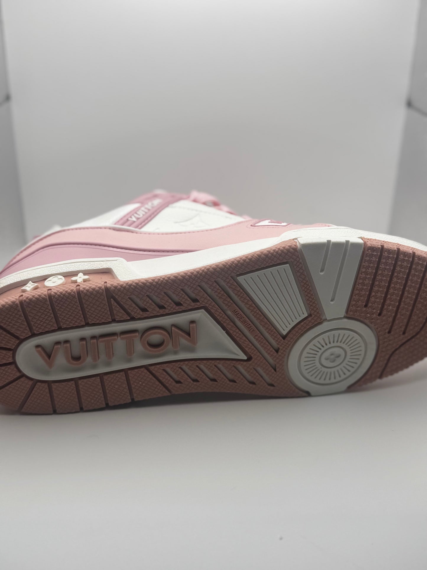 Louis Vuitton LV Trainer en color PINK US 10