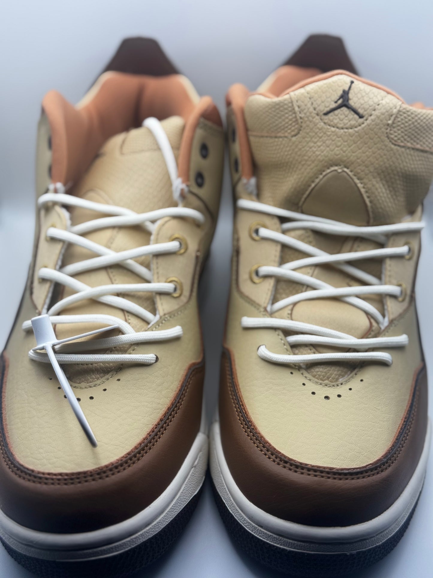 ordan Courtside 23 Sesame Baroque Brown US 10
