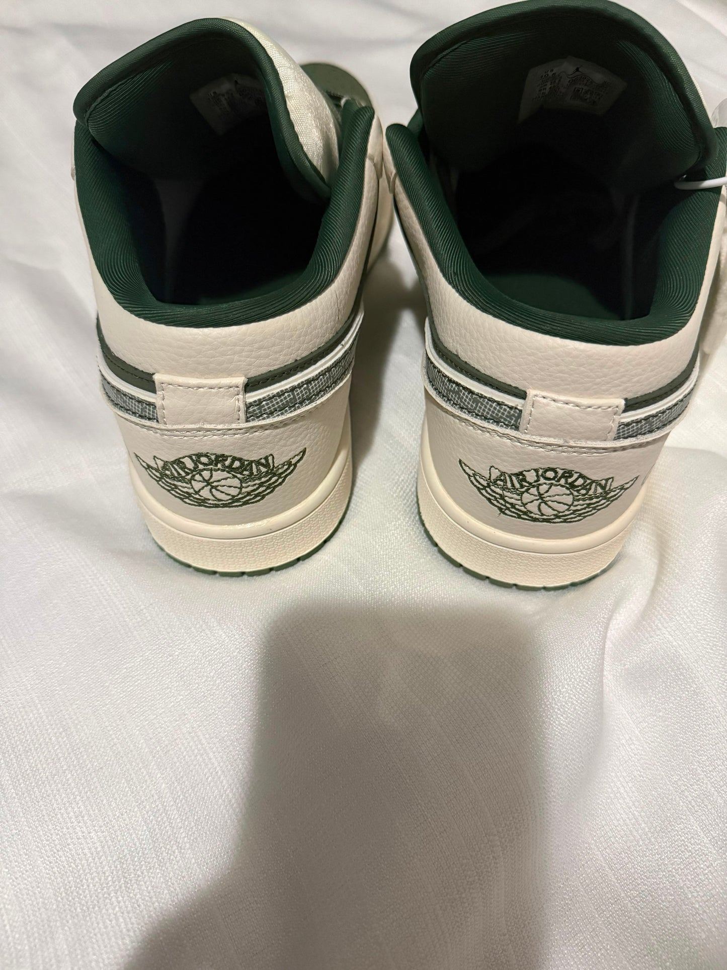Air Jordan 1 Low White Military Green Men’s Size 10.5 Brand New