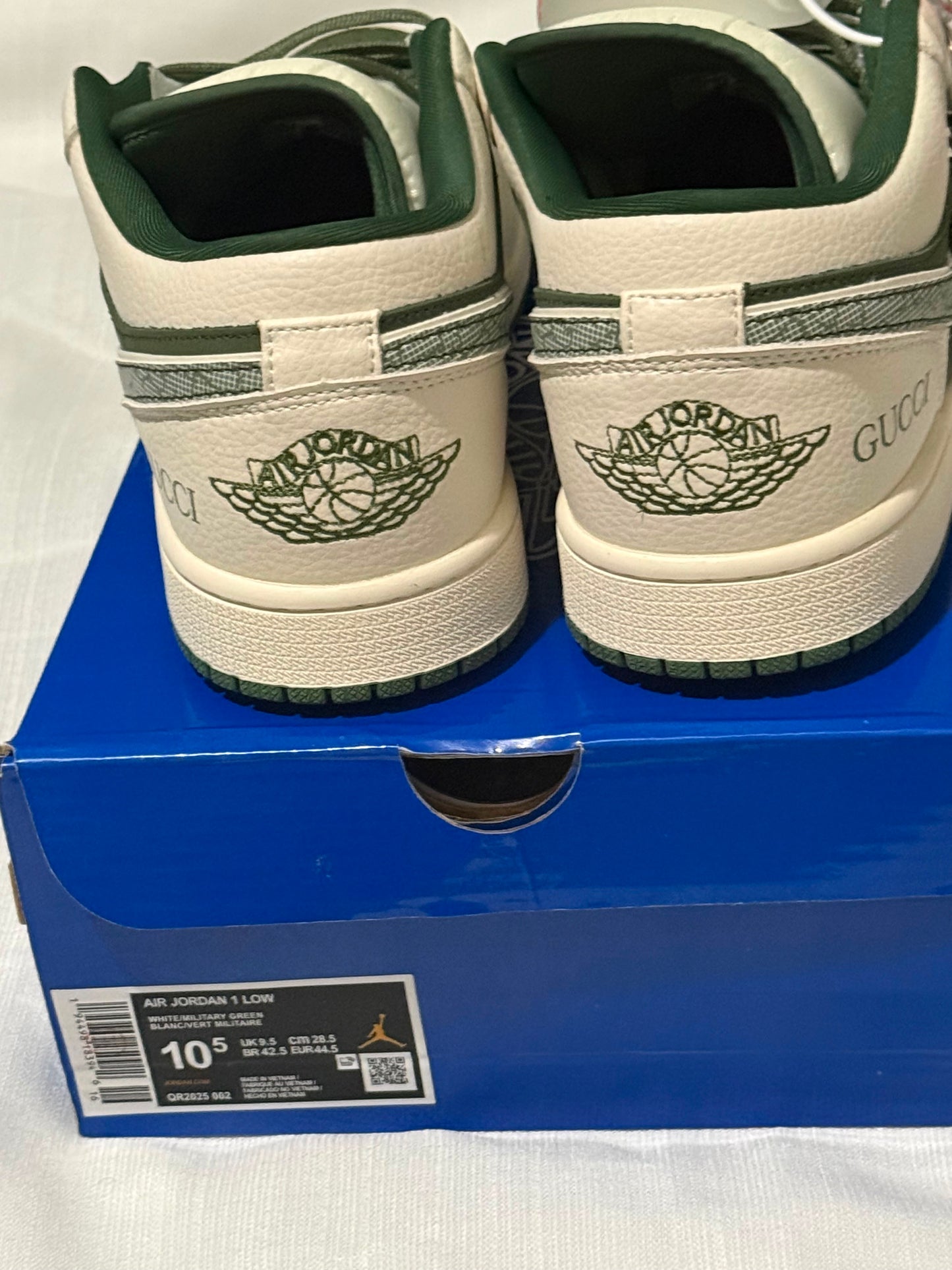 Air Jordan 1 Low White Military Green Men’s Size 10.5 Brand New